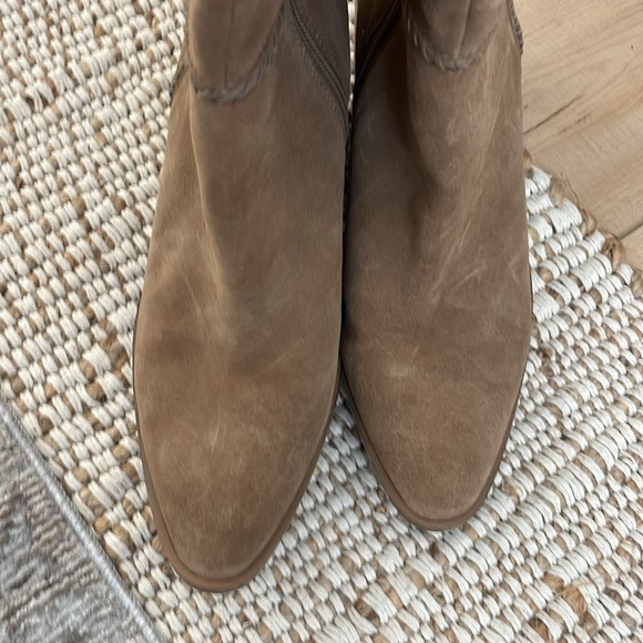 Vince Camuto Knee High Kaleeca Boot Size 9 - Picture 2 of 6